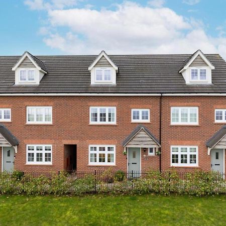 4 Bed 3 Bath - Kirkstall House By Alt-Stay Accommodation - Ideal For Contractors & Remote Workers - Long Stays Welcome Вэйкфильд Экстерьер фото