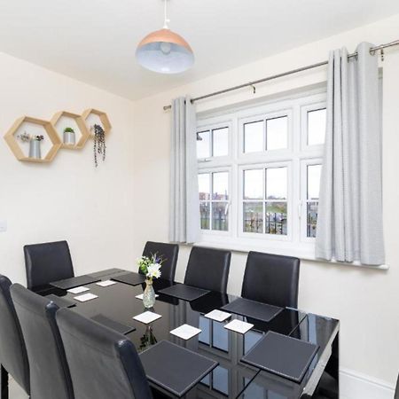 4 Bed 3 Bath - Kirkstall House By Alt-Stay Accommodation - Ideal For Contractors & Remote Workers - Long Stays Welcome Вэйкфильд Экстерьер фото