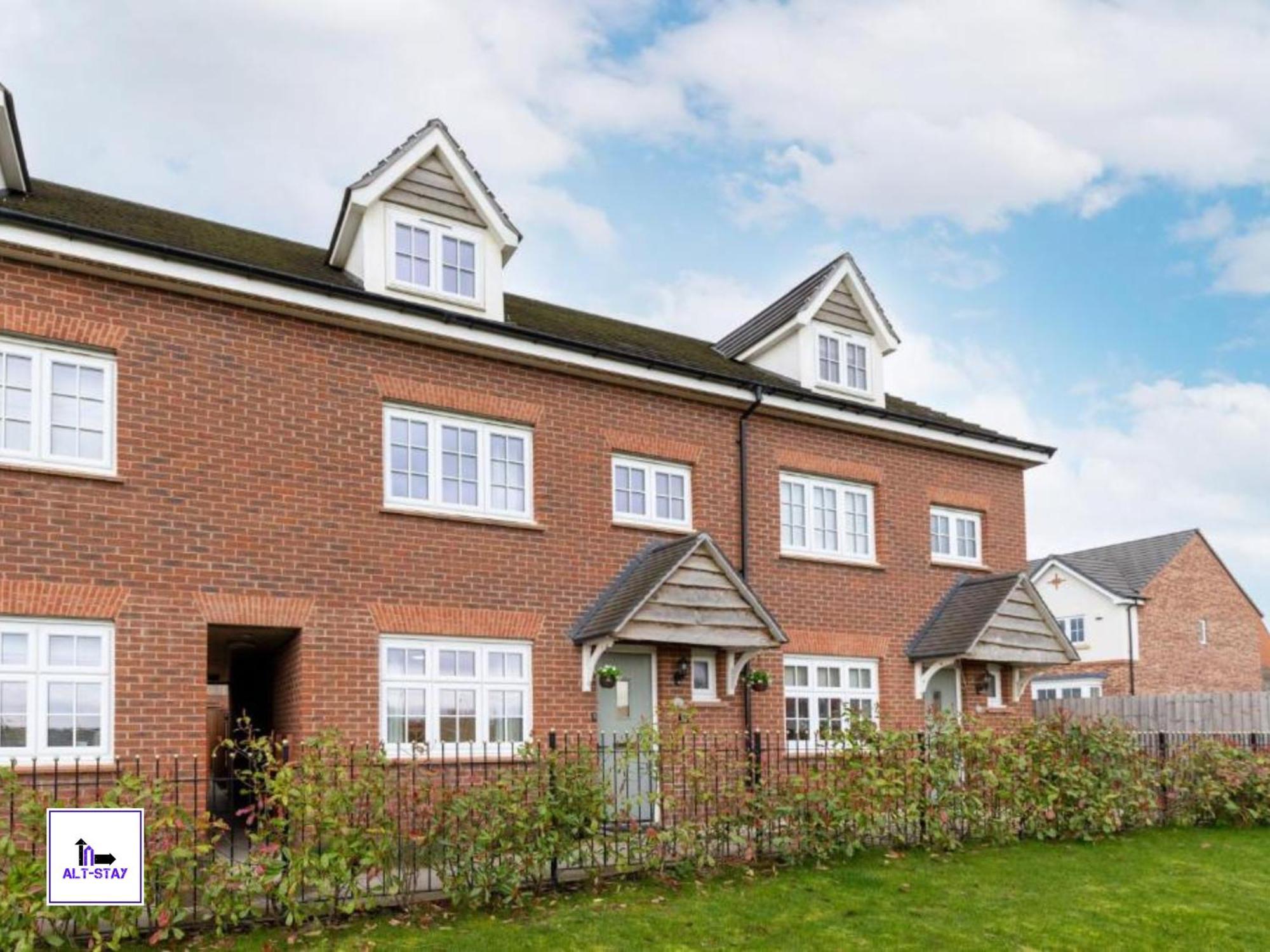 4 Bed 3 Bath - Kirkstall House By Alt-Stay Accommodation - Ideal For Contractors & Remote Workers - Long Stays Welcome Вэйкфильд Экстерьер фото