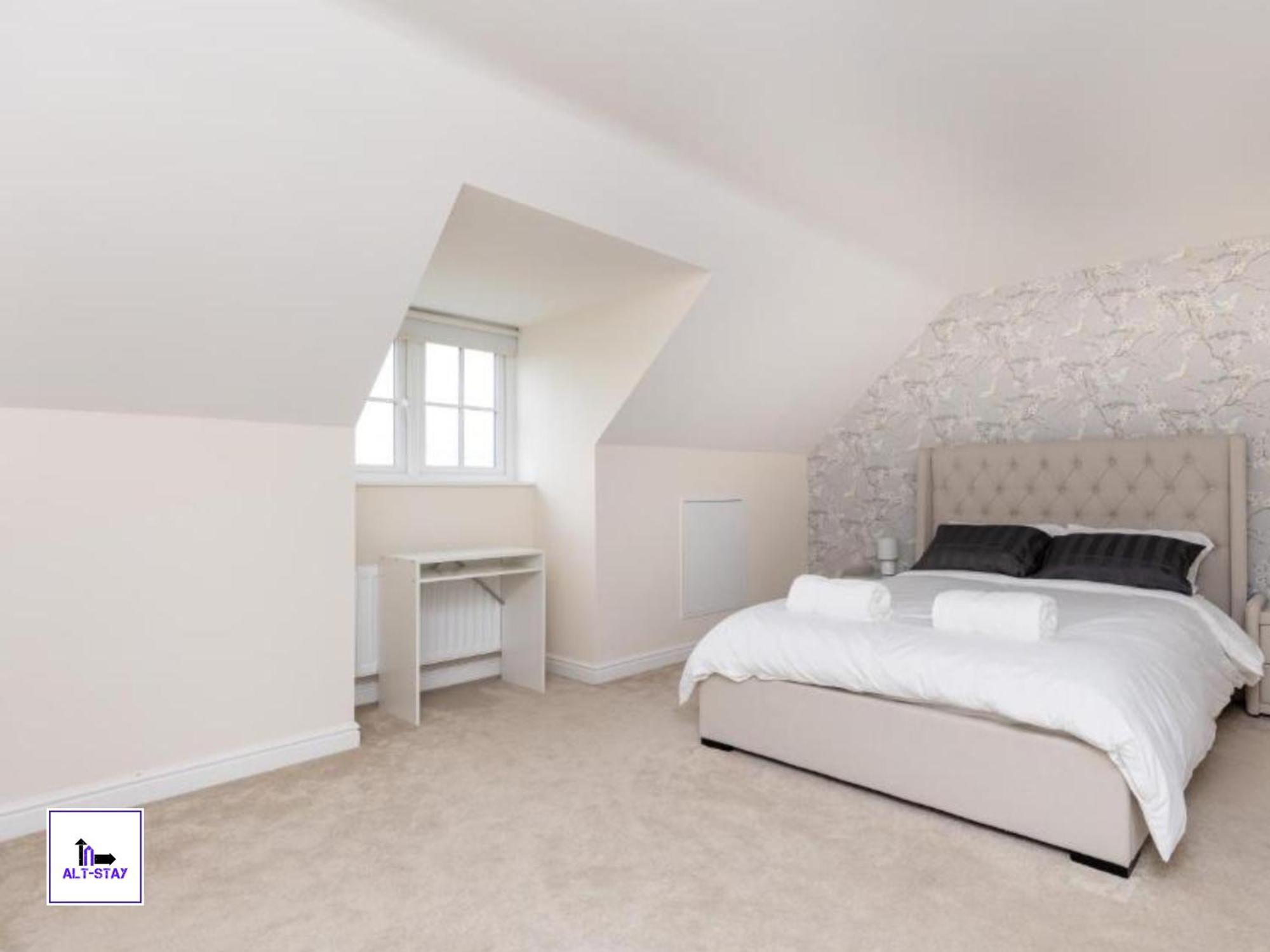 4 Bed 3 Bath - Kirkstall House By Alt-Stay Accommodation - Ideal For Contractors & Remote Workers - Long Stays Welcome Вэйкфильд Экстерьер фото