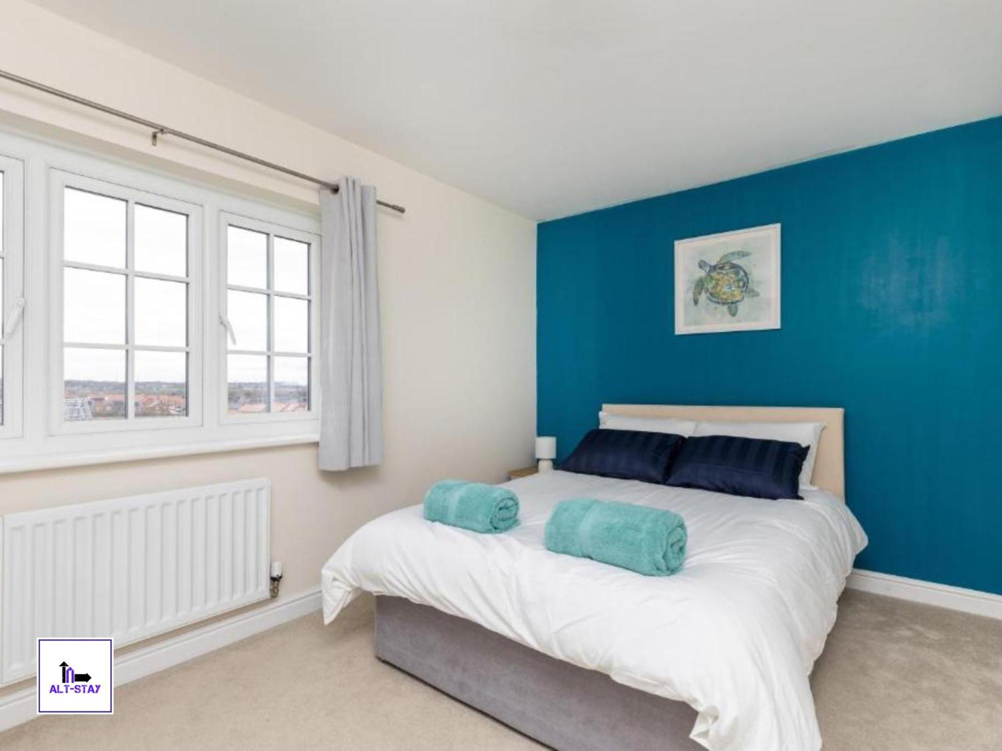 4 Bed 3 Bath - Kirkstall House By Alt-Stay Accommodation - Ideal For Contractors & Remote Workers - Long Stays Welcome Вэйкфильд Экстерьер фото