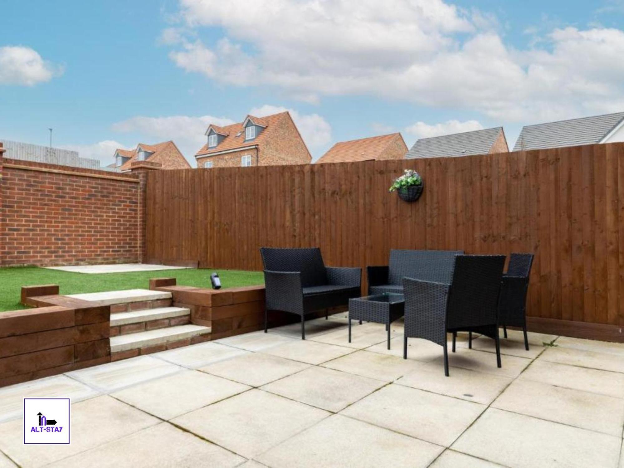 4 Bed 3 Bath - Kirkstall House By Alt-Stay Accommodation - Ideal For Contractors & Remote Workers - Long Stays Welcome Вэйкфильд Экстерьер фото