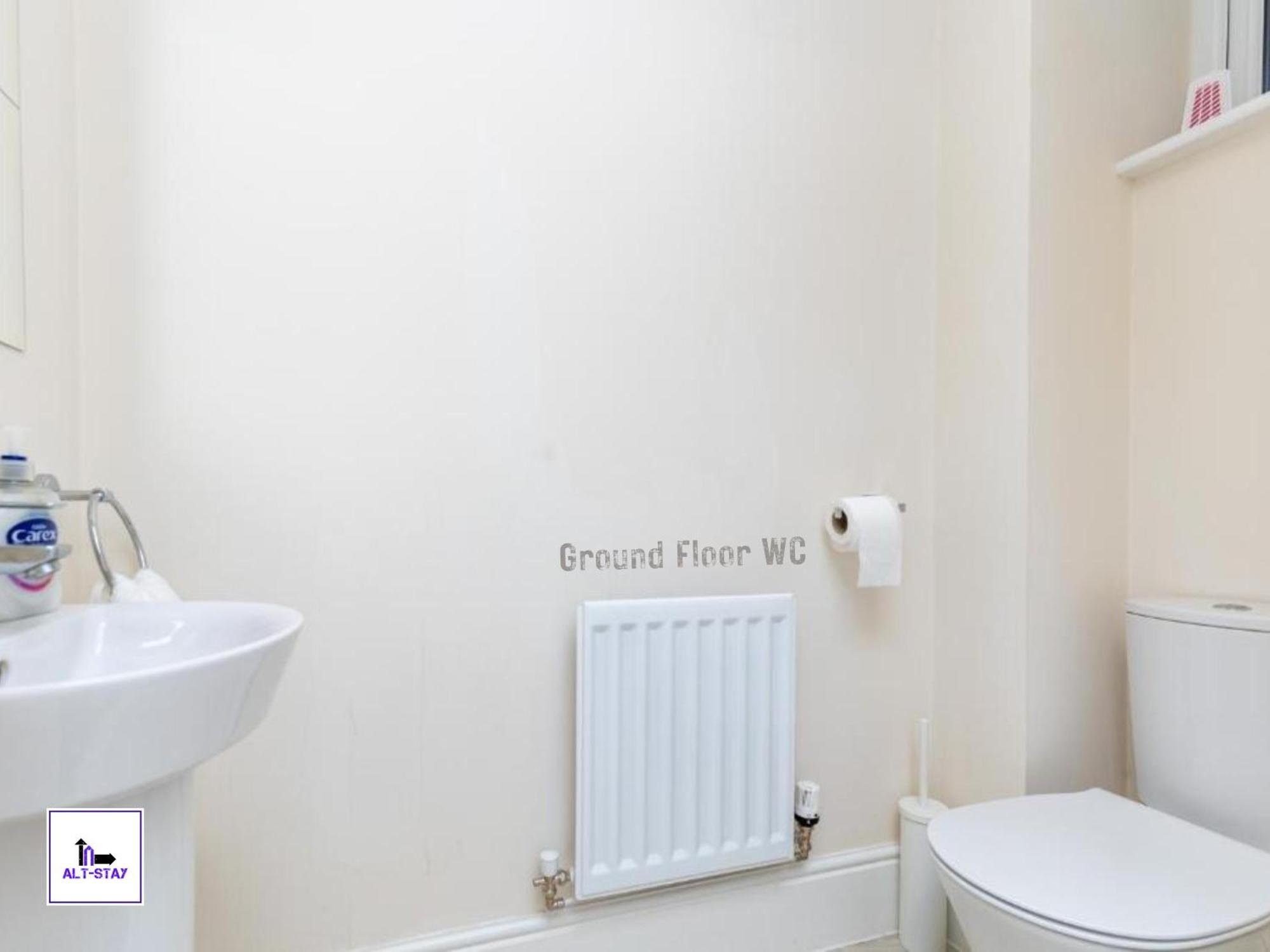 4 Bed 3 Bath - Kirkstall House By Alt-Stay Accommodation - Ideal For Contractors & Remote Workers - Long Stays Welcome Вэйкфильд Экстерьер фото