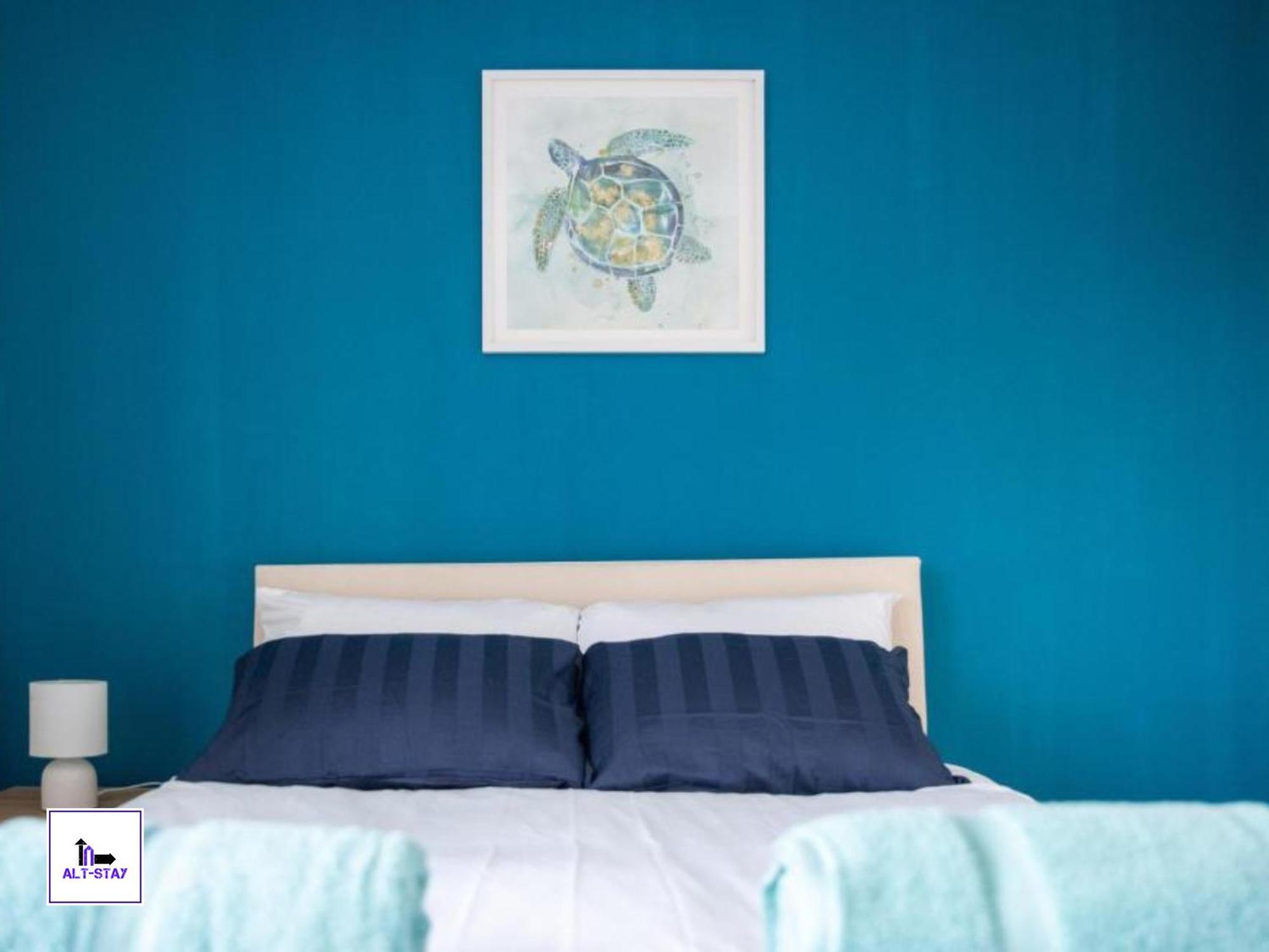 4 Bed 3 Bath - Kirkstall House By Alt-Stay Accommodation - Ideal For Contractors & Remote Workers - Long Stays Welcome Вэйкфильд Экстерьер фото